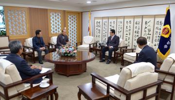 충남발전협의회 전영한 회장 일행 접견