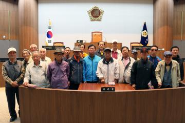 논산시 광석면 천동리 노인회 의회 청사 방문