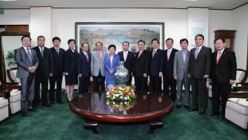 옌벤주 인대상무위원회 방문