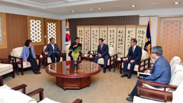 예산군 천주교 김윤석 신부 접견