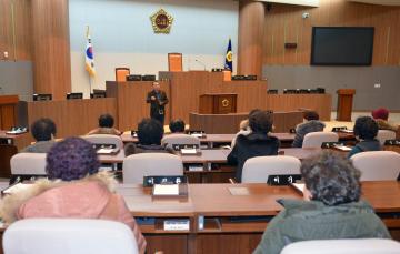 태안읍 평천3리 부녀회 회원 의회 방문