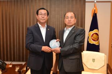 전승규 입법담당관 공적패 수여