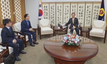 전종서 목사 일행 접견