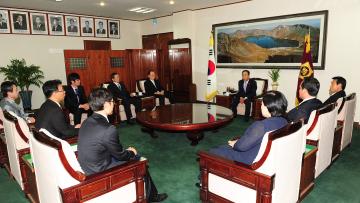 결산검사위원 위촉장 수여