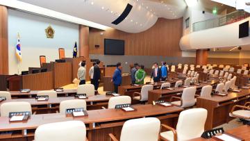 예산군 봉산면장 일행 의회청사 방문