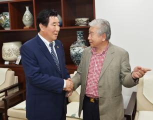 이수현 목사 일행 접견