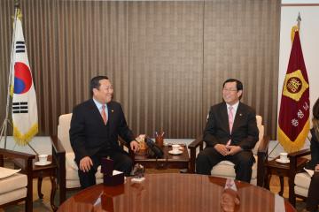 천안시의회 의원 접견