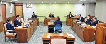 행정자치위원회 김동욱부위원장 선임