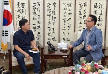 충남시사 인터뷰