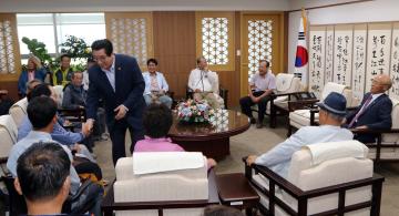 공주시 이인면 우수장애인 회원 일행 접견