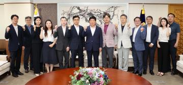 사령장 교부 및 모범공무원 표창