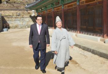 수덕사 방장 설정스님 환담