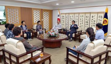 등불사 현중스님 및 신도 접견