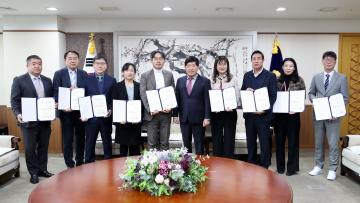 2025년도 1월 1일자 상반기 정기인사 사령장 및 24년도 12월 이달의 우수 직원 표창장 수여식