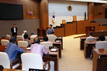 홍성군 서부면 판교마을 노인회 일행 의회청사 방문