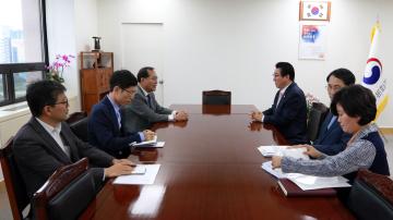 윤석우 의장, 김종진 문화재청장 접견