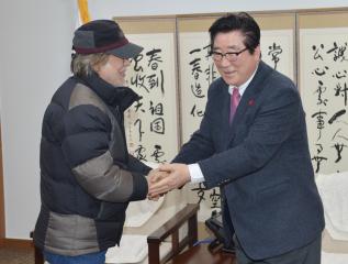 신현국 화가 일행 접견