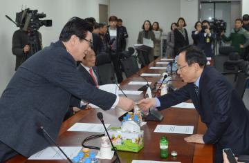 개헌특위 위원장, 간사 간담회