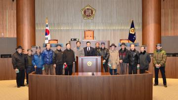 보령시 청소노인회 일행 의회청사 방문
