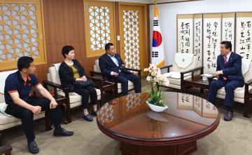 이창선 전 공주시의회 부의장 일행 접견