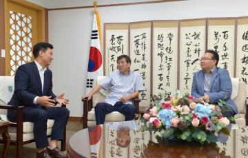 천안시 이용진씨 일행 접견