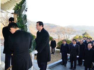 충남도의회, 2014년 새해첫날 충령사 참배