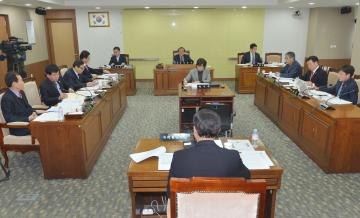 제301회 임시회 행정자치위원회(제4차)