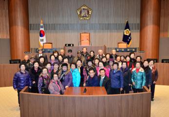 논산시 노인대학생 청사방문(송덕빈의원)