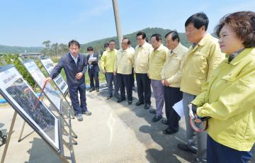 충남도의회 의장단 가뭄피해현장방문