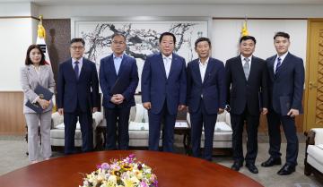 신규 임용 및 전입 승진 직원 사령장 수여식