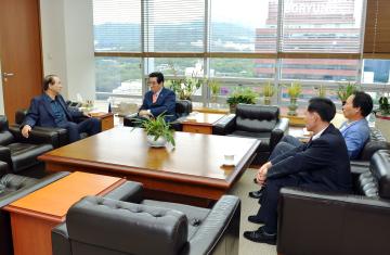 윤석우 의장, 윤석금 웅진그룹 회장 접견